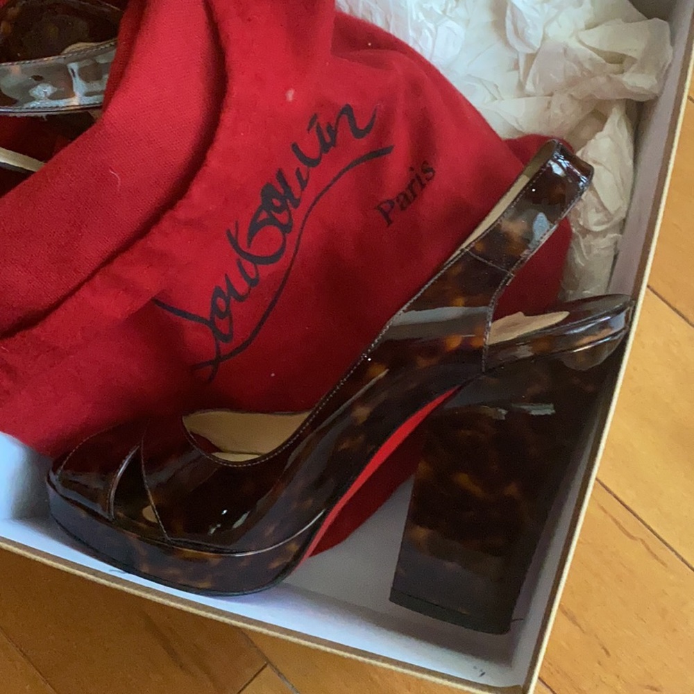•Christian Louboutin• Sling Back Pumps 38 Tortoise